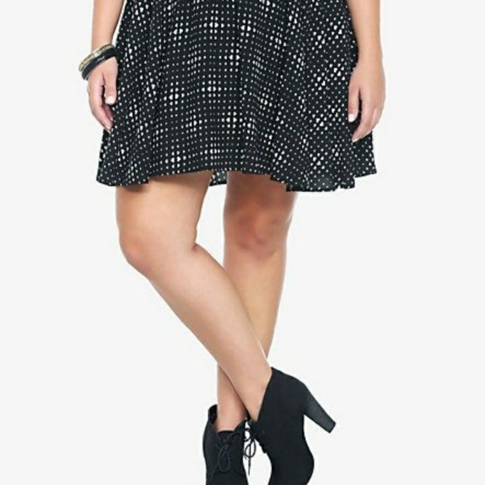 Heart print skater skirt. black and white size 1